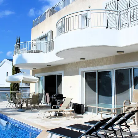 Coral Blue Bay * קורל ביי