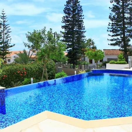 Coral Blue Bay בית נופש *